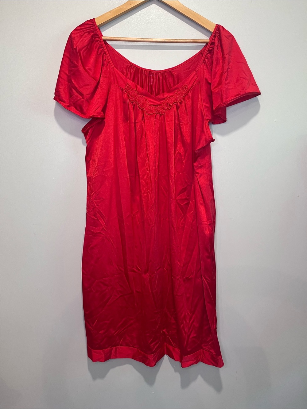 Vtg Vanity Fair Bright Red Short Sleeve Satin Night Gown Dress